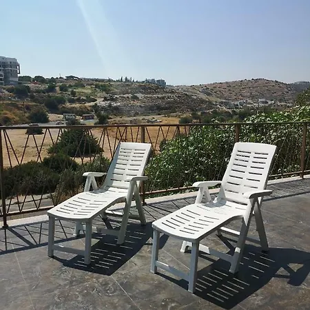 Panthea Deluxe Apts Apartament *