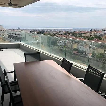 Apartament Panthea Deluxe Apts Limassol